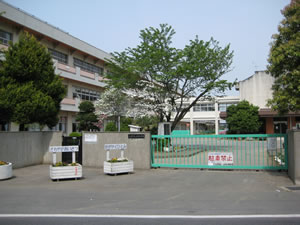 上内小学校の校舎