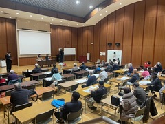 久喜市市民大学・高齢者大学合同説明会の様子(2)