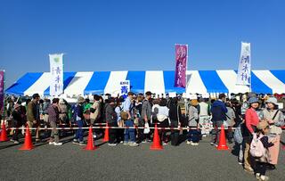 写真：青木村販売テント