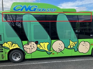 写真:車外側部広告イメージ図