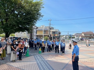 写真：街頭啓発活動の様子2