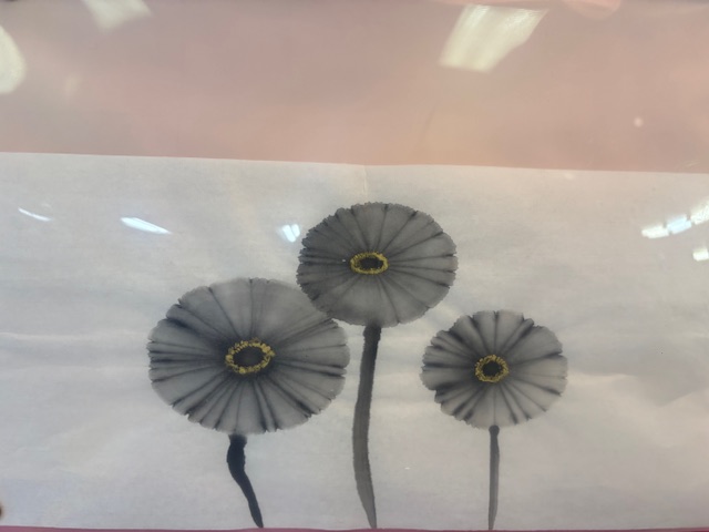墨絵で描いたお花の写真