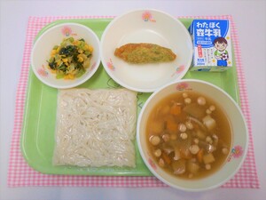 献立の写真:麺を主食にした献立2