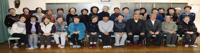 写真:サロン参加者の集合写真