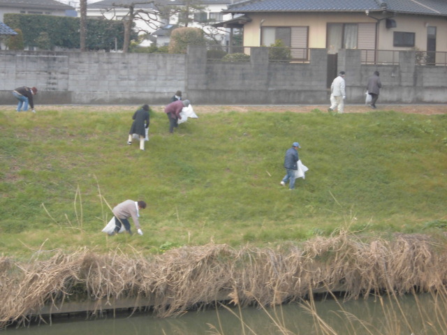 写真:清掃の様子1