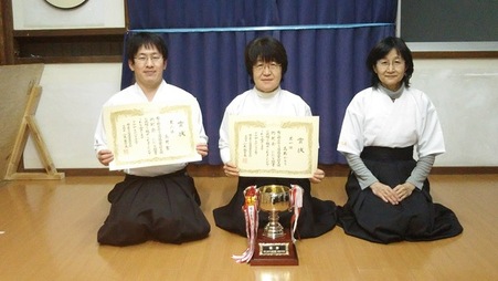 写真:入賞者(高野さん・高橋先生・麻生先生)