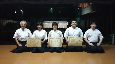 写真:綾戸選手、麻生選手、高橋選手、新里選手、高野選手