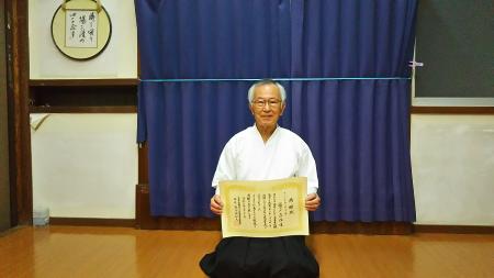 写真：綾戸先生に感謝状