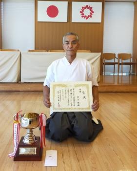 写真:優勝した望月衛選手