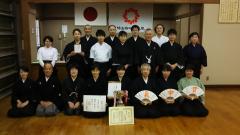写真:入賞者を囲んで