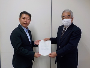 写真：答申書の様子