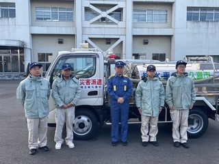写真:応急給水活動派遣職員出発式