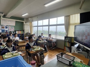 写真:鷲宮東中学校での実施風景2