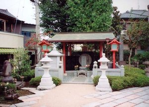写真：静御前の墓
