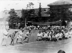 写真:鷲宮尋常高等小学校の運動会(昭和6年)