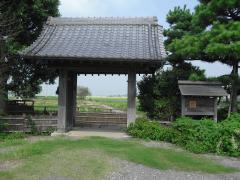 写真：栢間陣屋の門