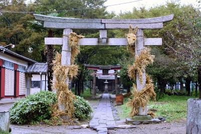 写真:大輪神社の藁蛇