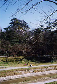 写真： 岡崎公園