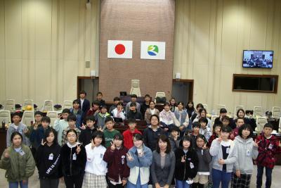 写真：栗橋小学校集合写真2