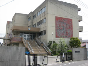 写真：栗橋小学校の校舎