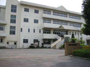 写真：東鷲宮小学校の校舎