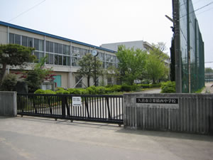 写真：栗橋西中学校の校舎