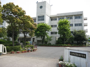 写真：鷲宮西中学校の校舎