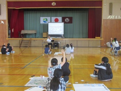 写真:授業の様子2(本町小学校)
