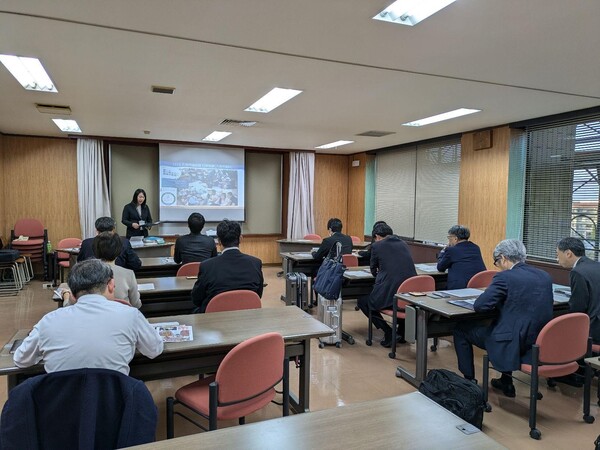 写真：広島市議会視察