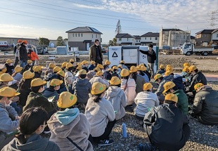 写真：栗橋南小学校の課外授業