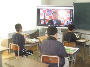 写真:青葉小学校での実施風景4