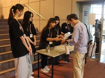 学生ボランティアの様子