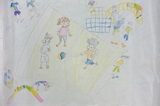 「楽しく遊ぶ子供たち」の画像