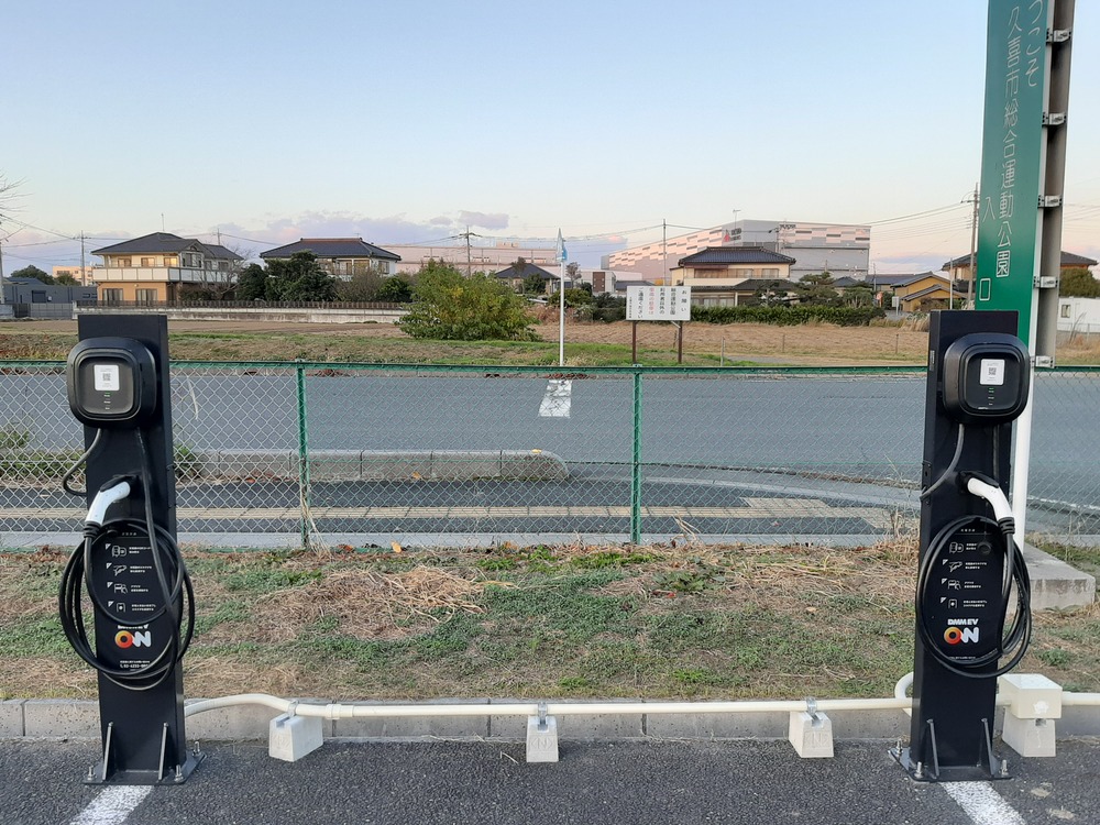 EV充電器（DMM社）