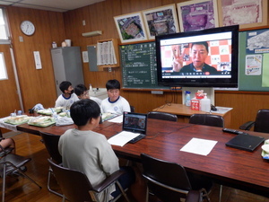 写真：青毛小学校での実施風景1