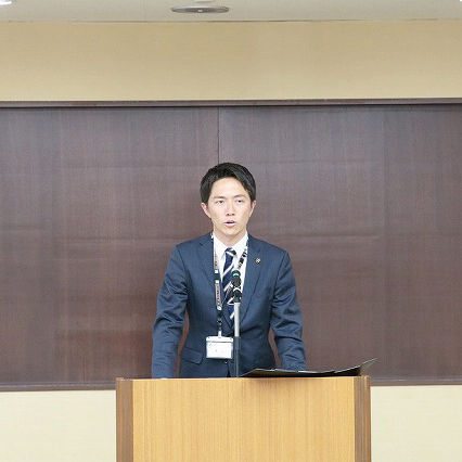 就任記者会見の様子1