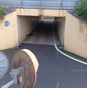 東北自動車道のアンダーパス