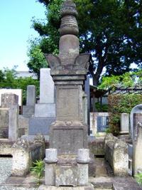 写真　梅澤太郎右衛門の墓