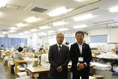 磯代表取締役社長と梅田市長の写真